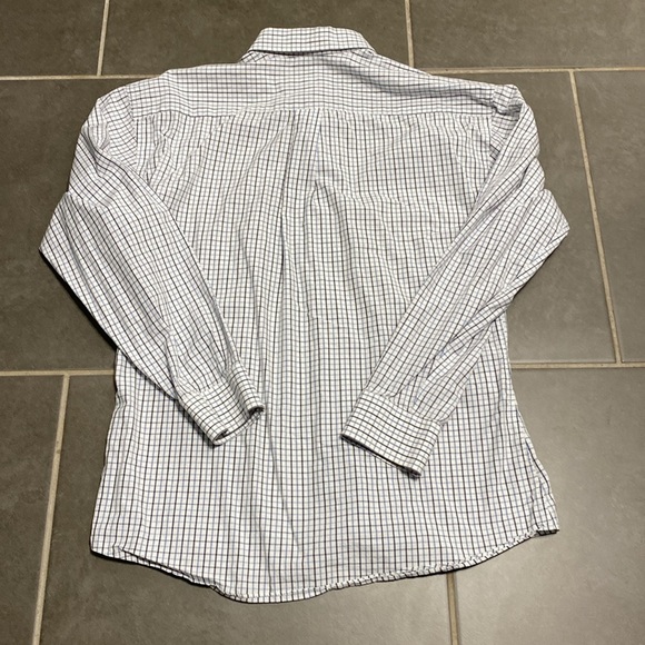 Vineyard Vines long sleeved button down. Size Large - Picture 4 of 5